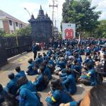 Ratusan Mahasiswa